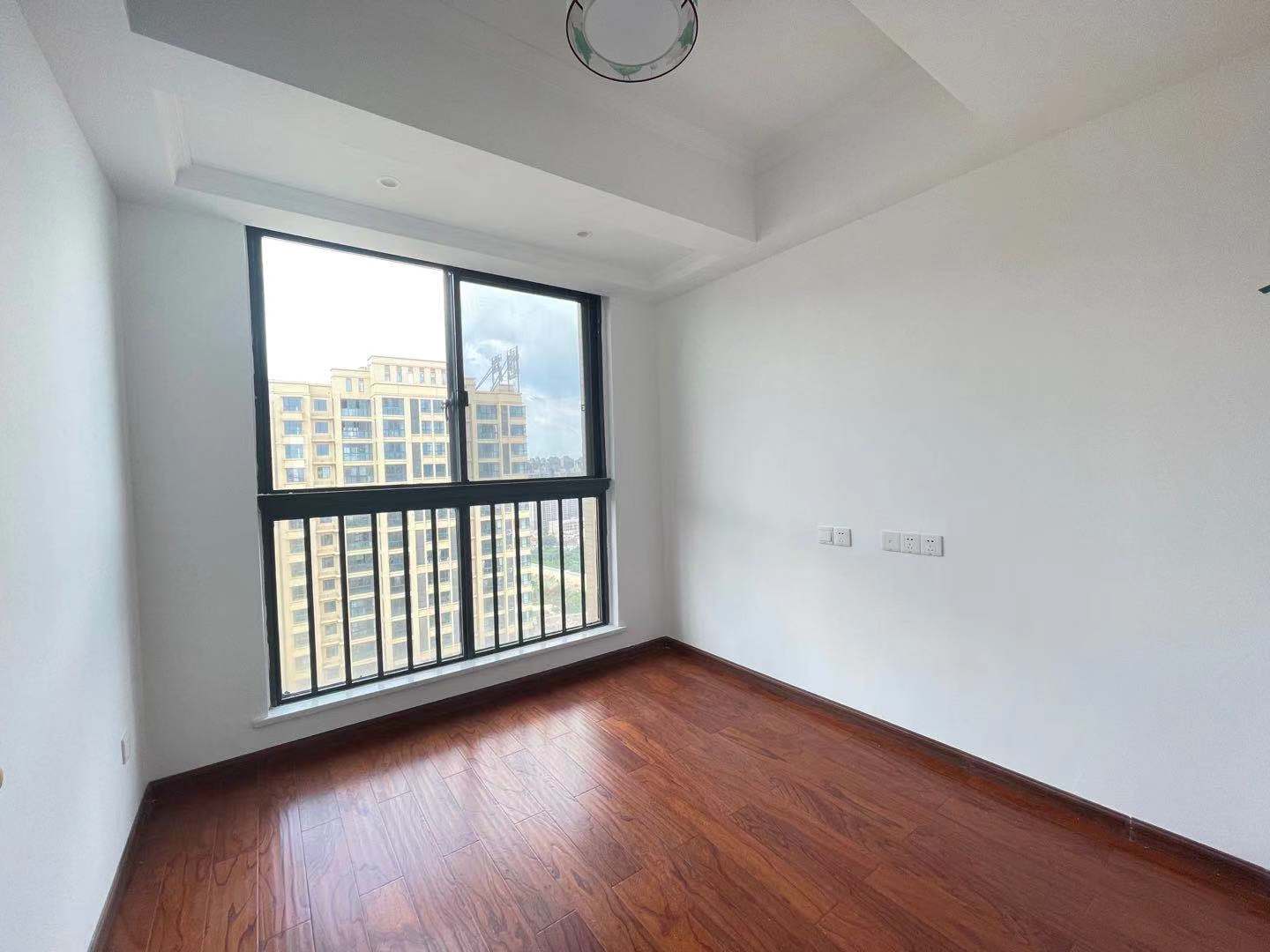 新辉国际城 3室2厅2卫 2000.0元/月 新辉国际城 3室2厅2卫 2000.0元/月室内图