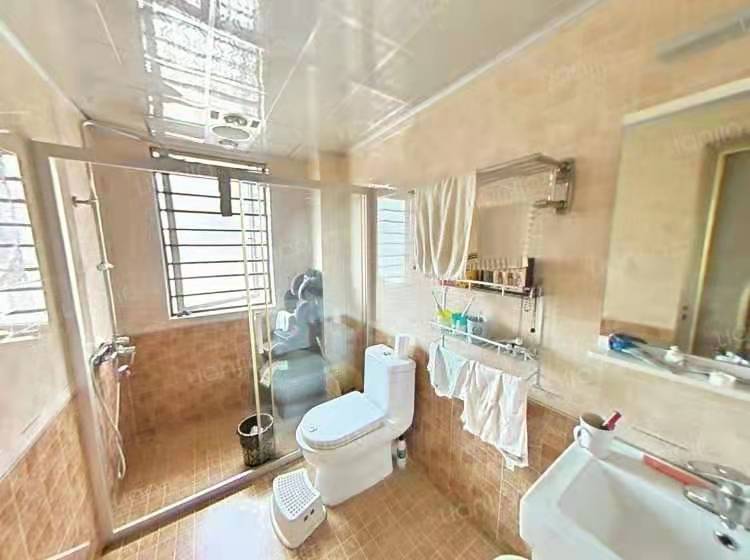 中国铁建国际城一期  3室2厅2卫    2200.0元/月室内图