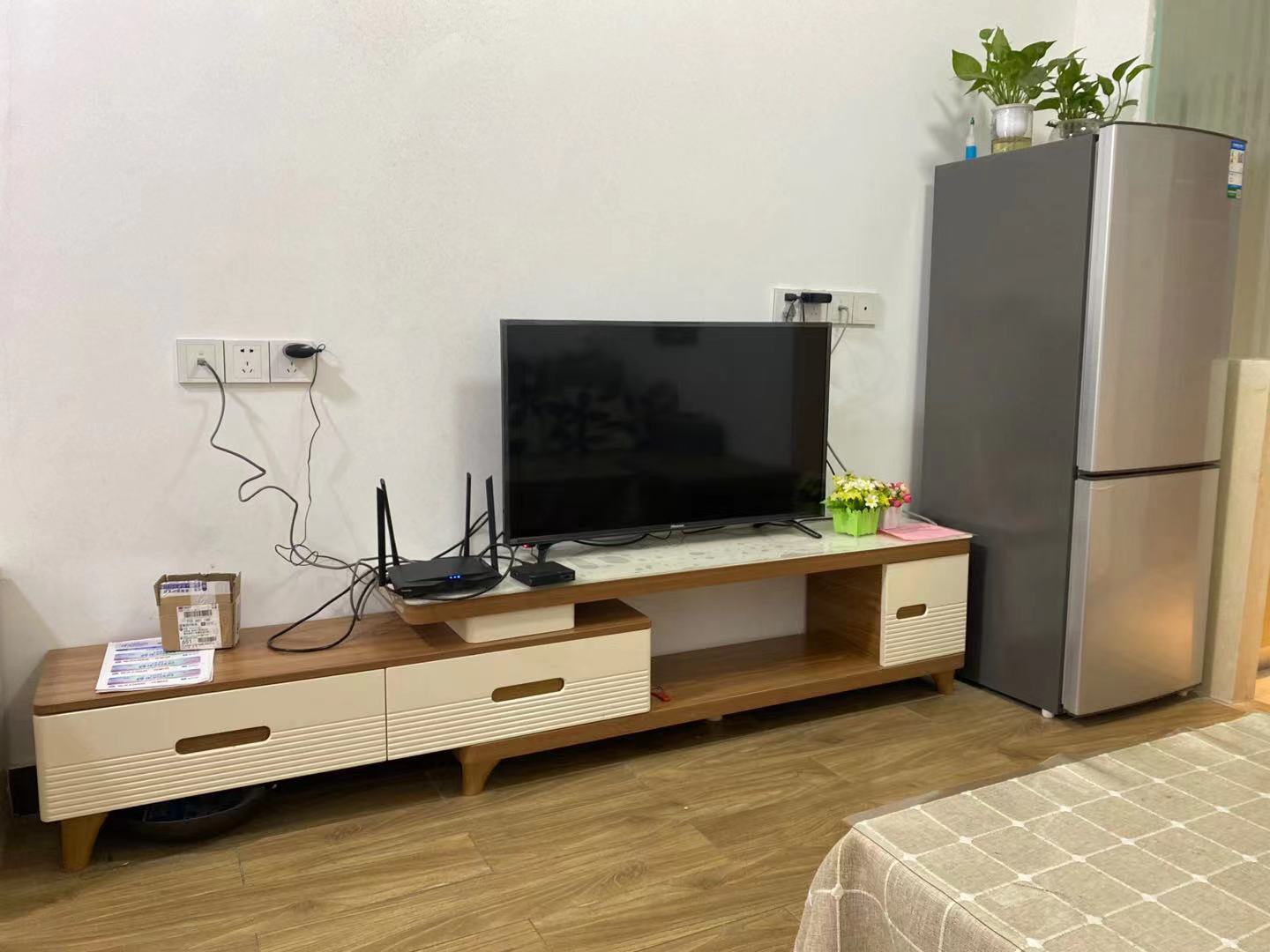 珠江愉景新城  1室1厅1卫   1300.00元/月室内图