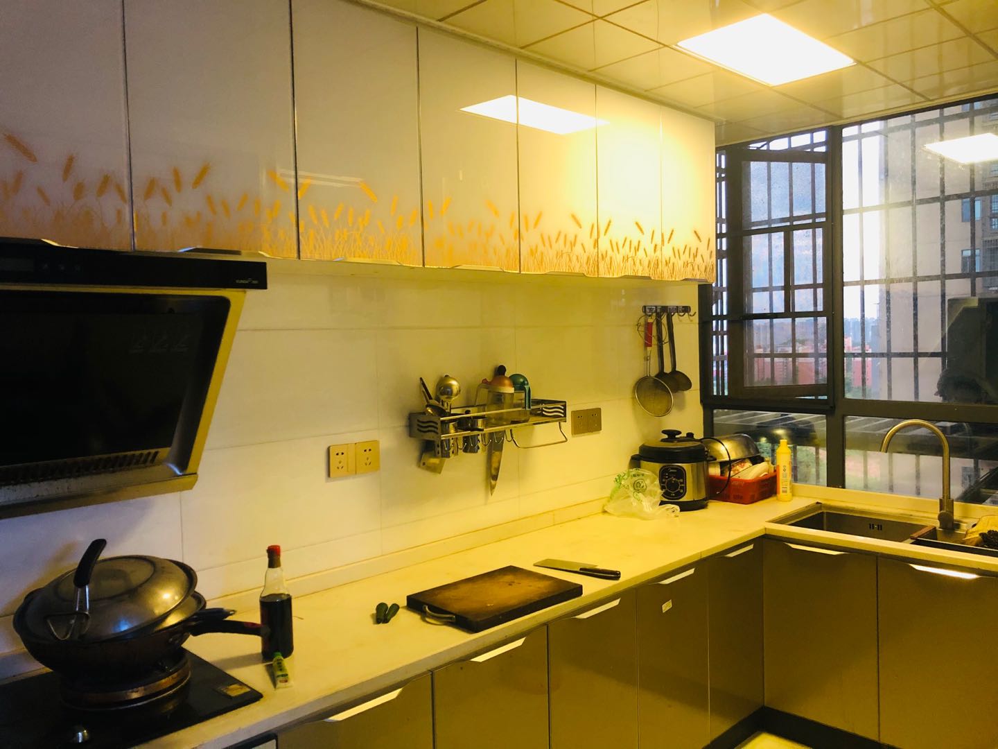 悦湖山 4室2厅2卫 3700.0元/月 悦湖山 4室2厅2卫 3700.0元/月室内图