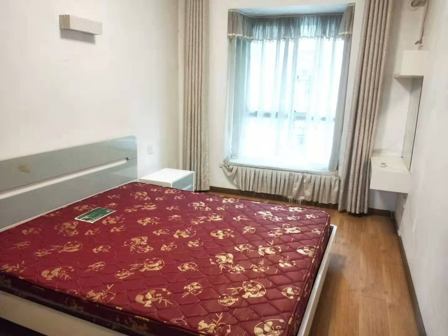 明兴花苑  4室2厅2卫   2500.00元/月室内图