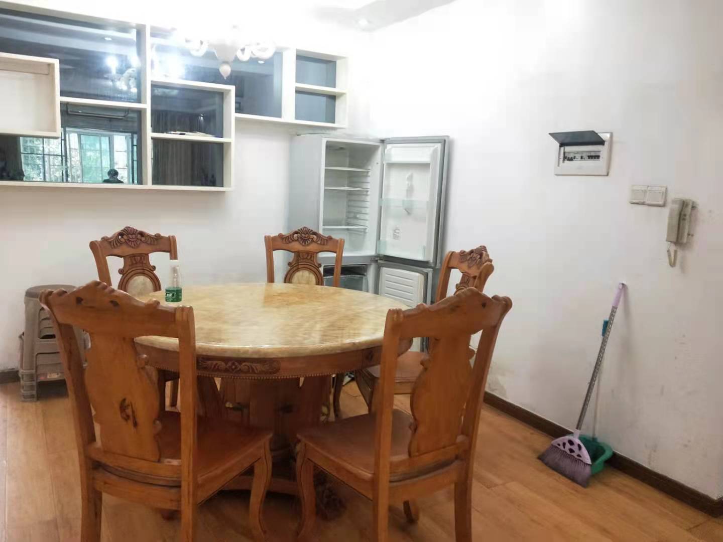 明兴花苑 4室2厅2卫 2500.0元/月 明兴花苑 4室2厅2卫 2500.0元/月室内图