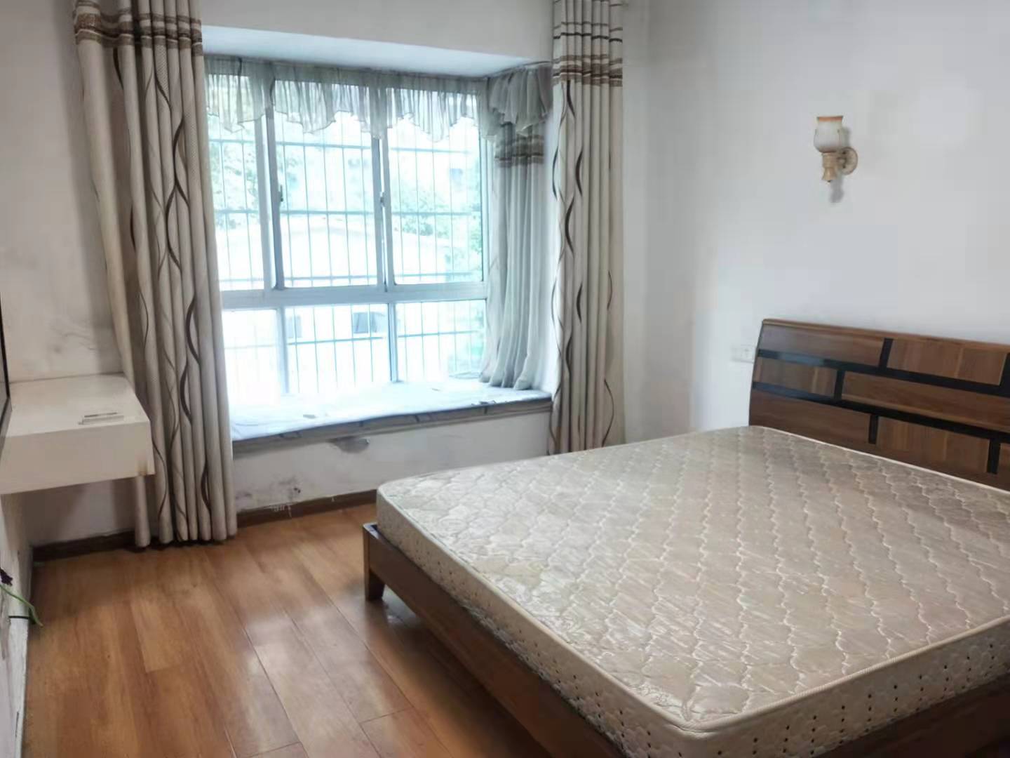 明兴花苑 4室2厅2卫 2500.0元/月 明兴花苑 4室2厅2卫 2500.0元/月室内图