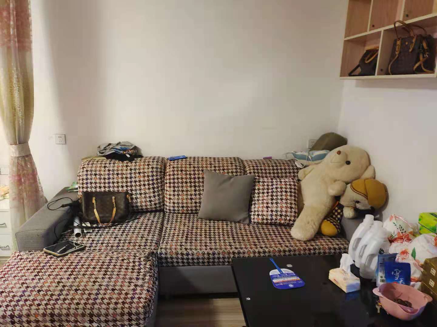 富厚名邸  1室1厅1卫    35.8万 富厚名邸  1室1厅1卫    35.8万客厅