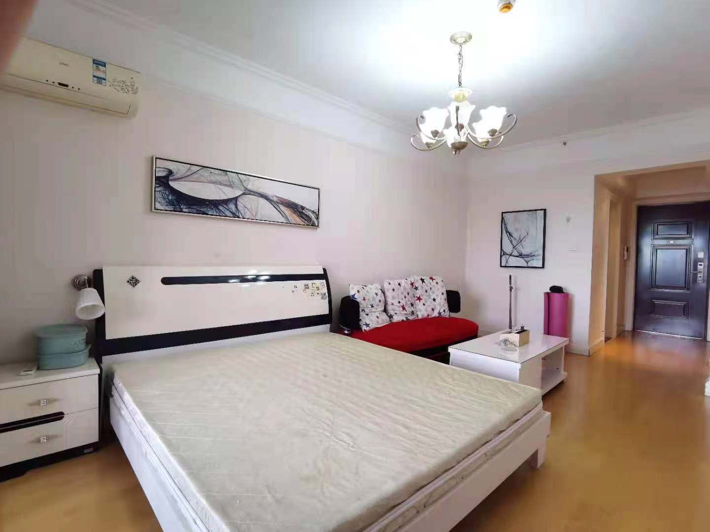 中海紫御华府（中海派）  1室1厅1卫   1800.00元/月室内图