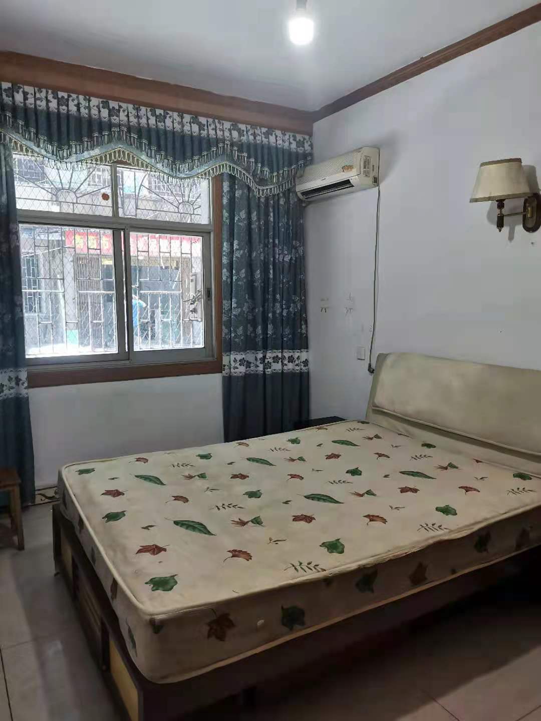 西湖一村社区南区  3室2厅2卫    1400.0元/月 西湖一村社区南区  3室2厅2卫    1400.0元/月室内图