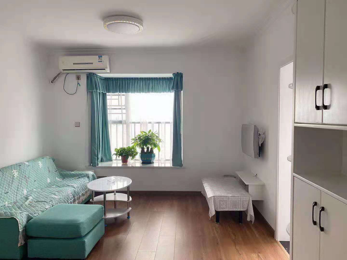 巴陵壹号 1室1厅1卫 1600.0元/月 巴陵壹号 1室1厅1卫 1600.0元/月室内图