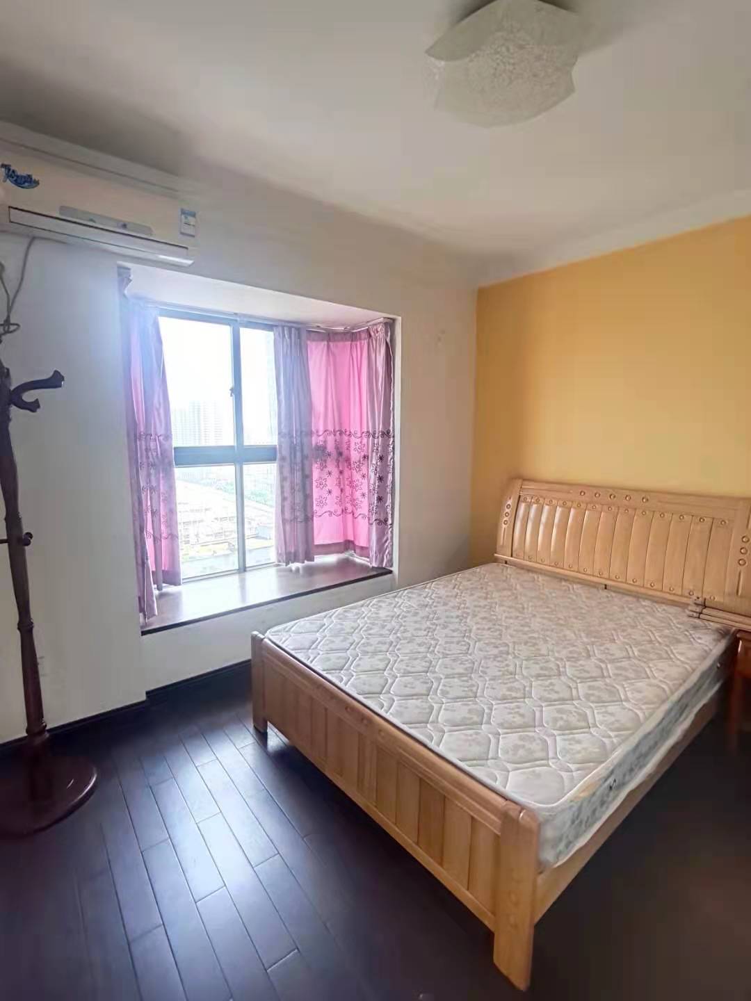 上东印象  4室2厅2卫    2700.0元/月室内图