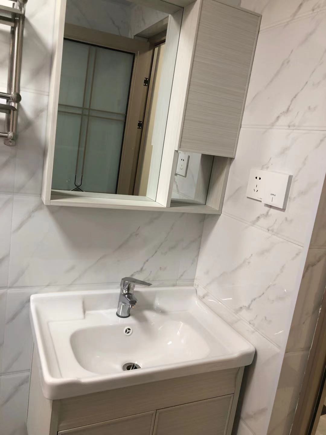 尚东家园 2室2厅1卫 1900.0元/月 尚东家园 2室2厅1卫 1900.0元/月室内图