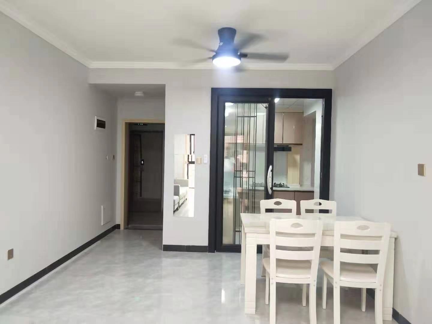 尚东家园 2室2厅1卫 1900.0元/月 尚东家园 2室2厅1卫 1900.0元/月室内图