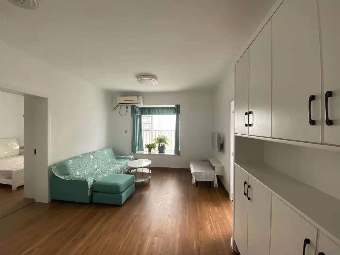 巴陵壹号 1室1厅1卫 1600.0元/月 巴陵壹号 1室1厅1卫 1600.0元/月室内图