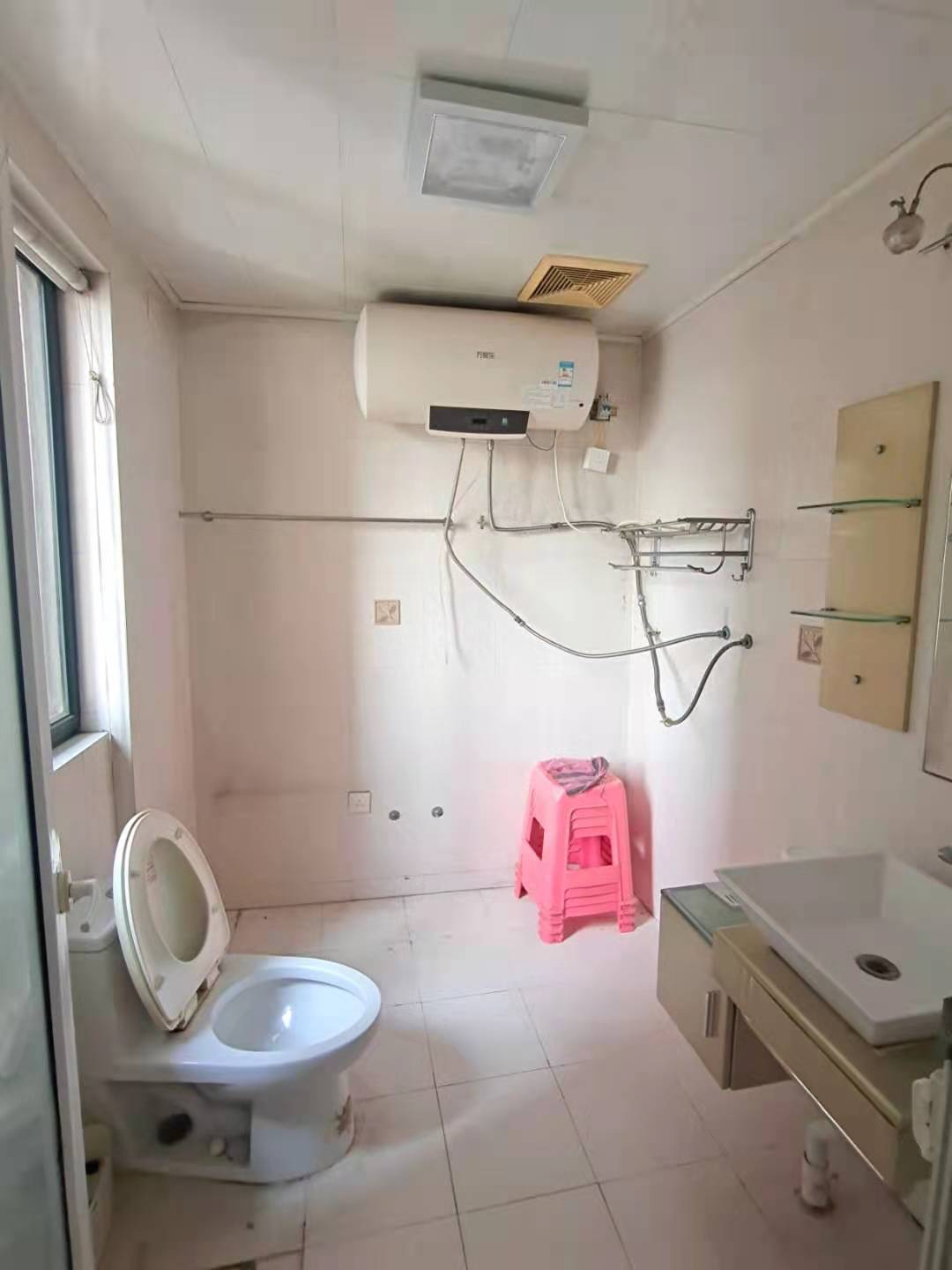 上东印象  4室2厅2卫    2700.0元/月室内图