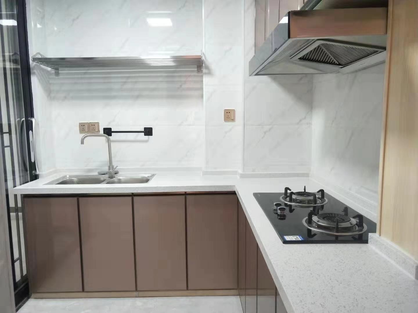 尚东家园 2室2厅1卫 1900.0元/月 尚东家园 2室2厅1卫 1900.0元/月室内图