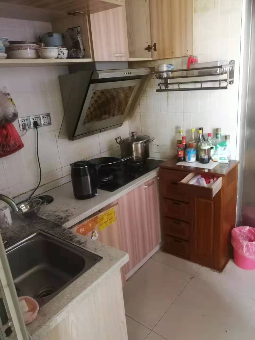 巴陵壹号 1室1厅1卫 1480.0元/月 巴陵壹号 1室1厅1卫 1480.0元/月室内图