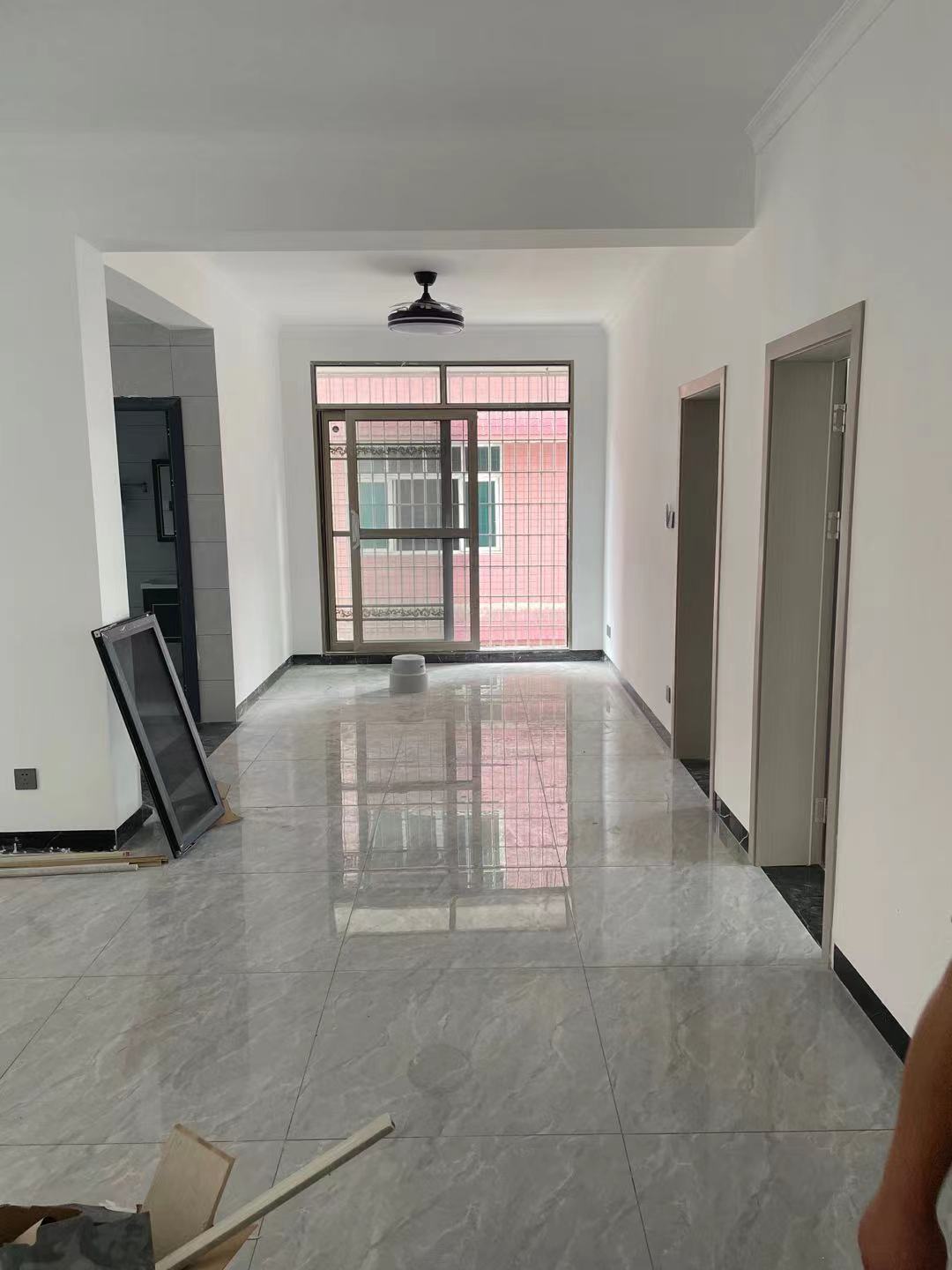 育财农贸市场(民营市场)  3室2厅2卫    54.8万 育财农贸市场(民营市场)  3室2厅2卫    54.8万客厅