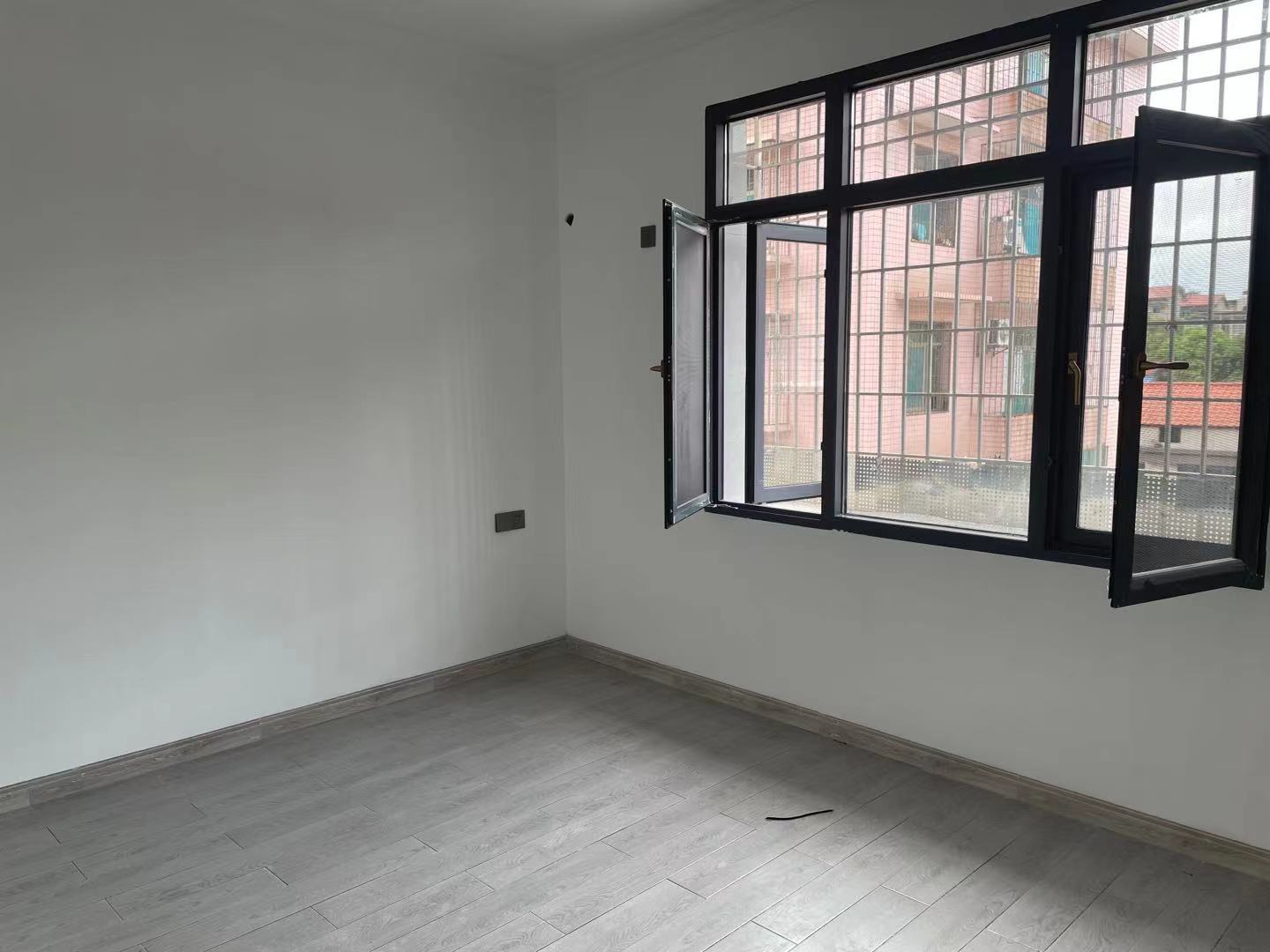 育财农贸市场(民营市场)  3室2厅2卫    54.8万 育财农贸市场(民营市场)  3室2厅2卫    54.8万卧室