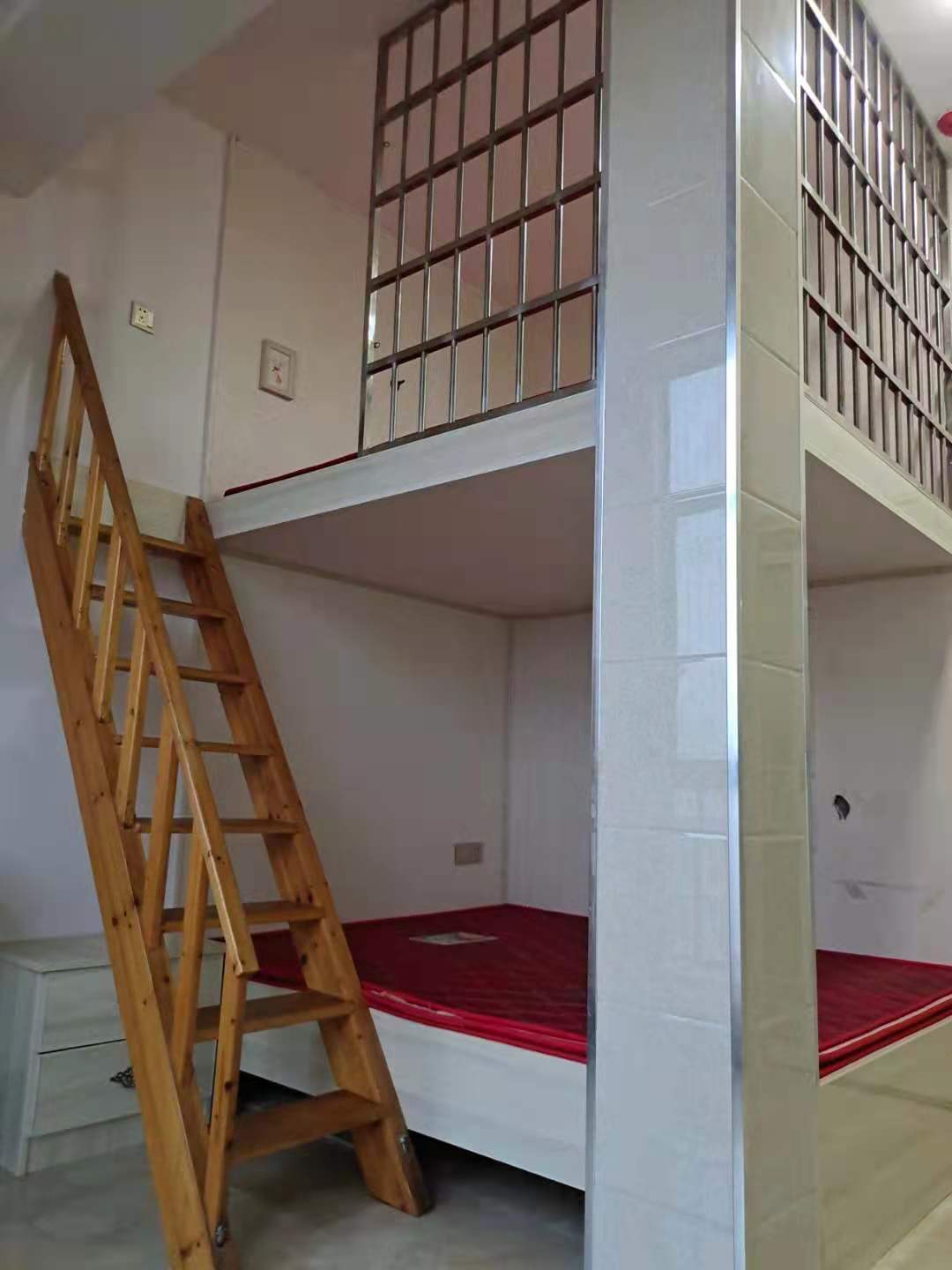 鸿星新天地 1室1厅1卫 1100.0元/月 鸿星新天地 1室1厅1卫 1100.0元/月室内图