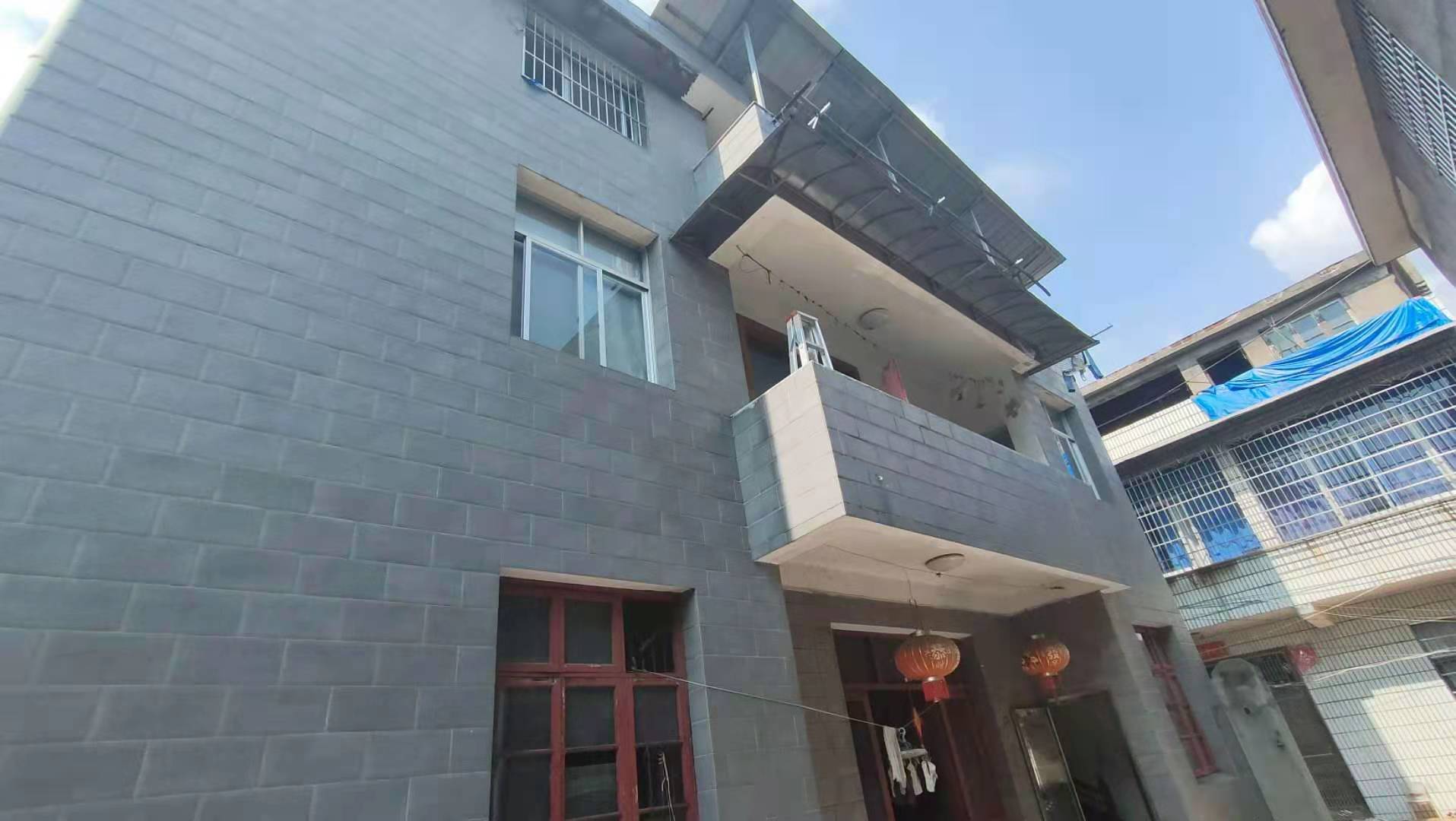 私房(桃源县所有)  3室2厅3卫    120.0万 私房(桃源县所有)  3室2厅3卫    120.0万客厅