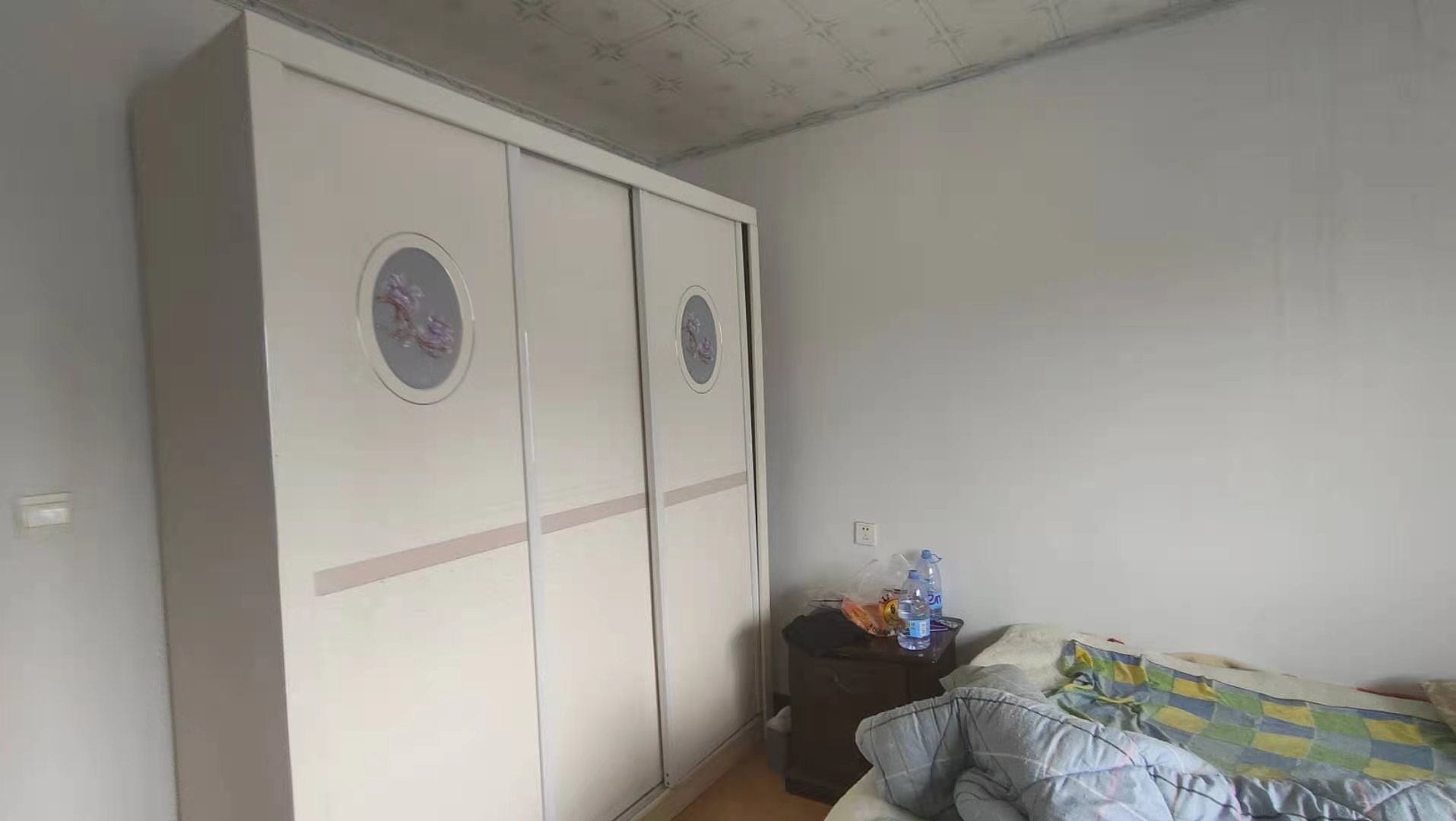 私房(桃源县所有)  3室2厅3卫    120.0万 私房(桃源县所有)  3室2厅3卫    120.0万客厅