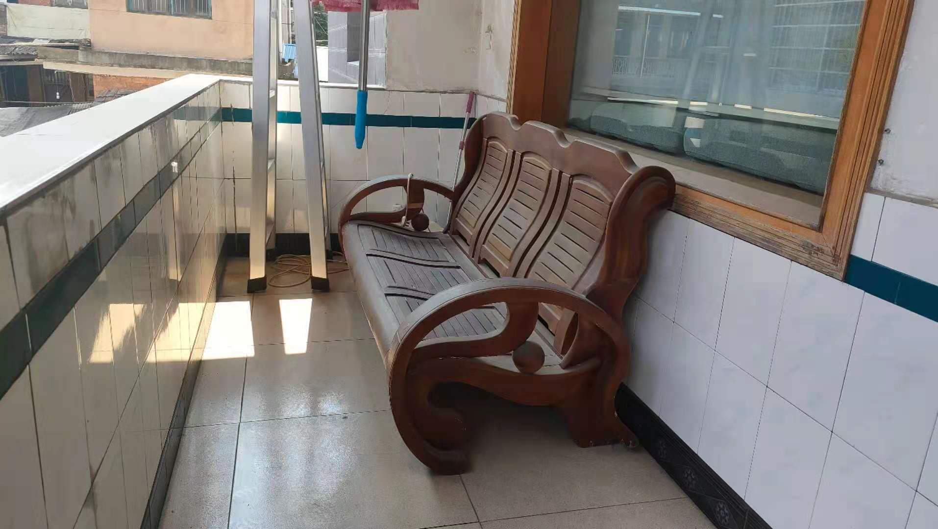 私房(桃源县所有)  3室2厅3卫    120.0万 私房(桃源县所有)  3室2厅3卫    120.0万小区图