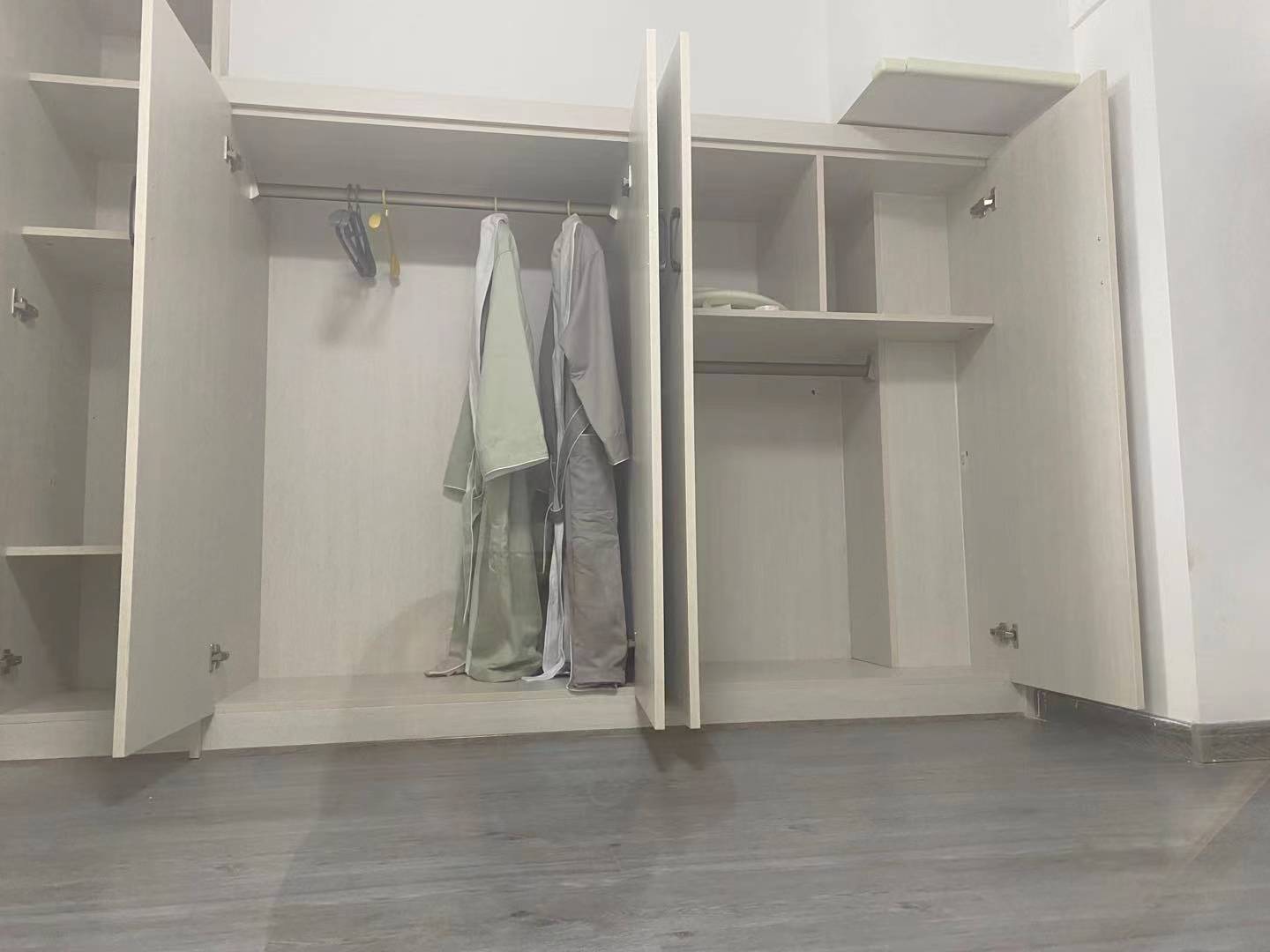 弘坤云寓 1室1厅1卫 3200.0元/月 弘坤云寓 1室1厅1卫 3200.0元/月室内图