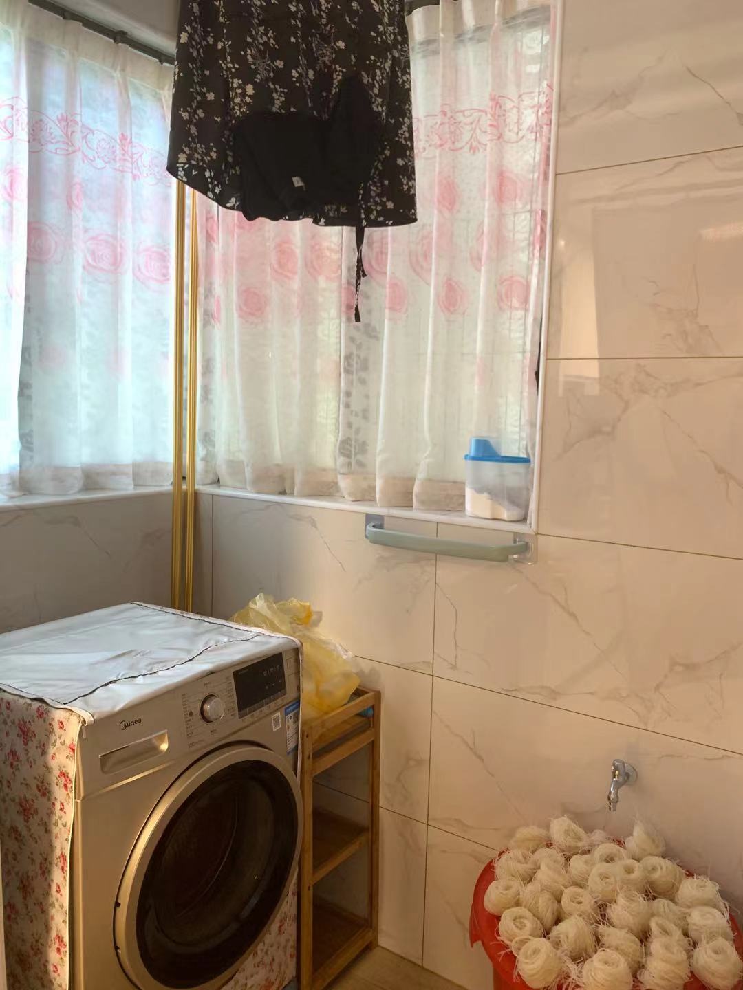 华耀碧桂园十里江湾观澜  3室2厅2卫    2700.0元/月 华耀碧桂园十里江湾观澜  3室2厅2卫    2700.0元/月户型图