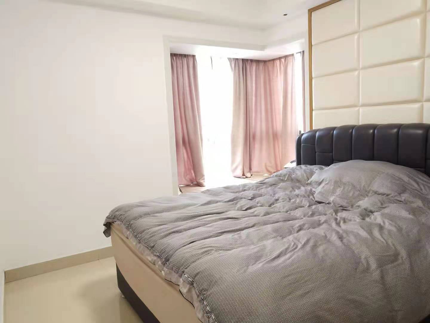 星月都会  3室2厅2卫   108.00万卧室