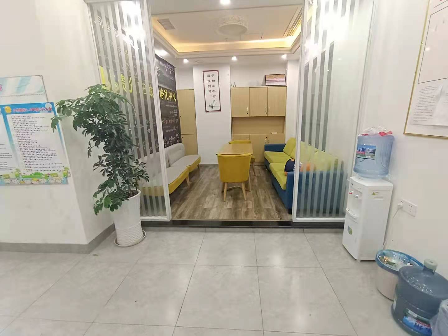 美的财智中心  4室2厅2卫   18000.00元/月户型图