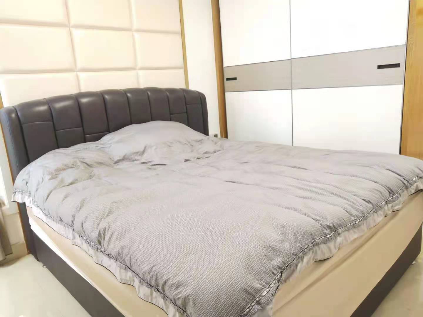 星月都会  3室2厅2卫   108.00万卧室