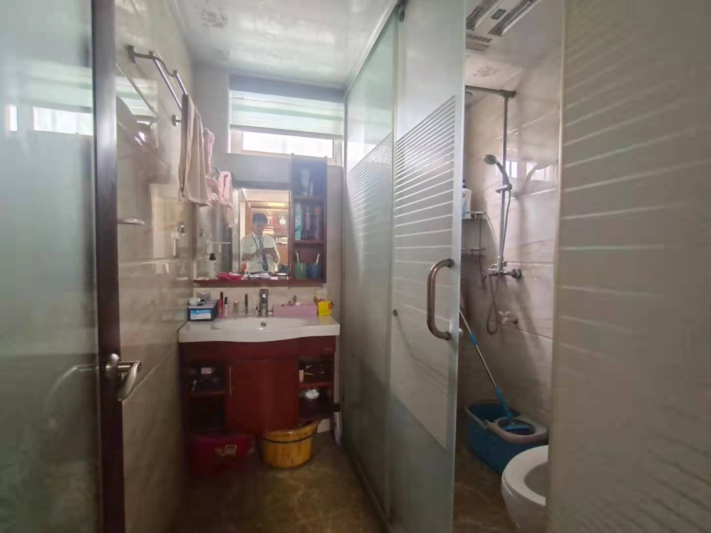 冠都现代城(冠都幸福彼岸) 3室2厅2卫 2400.0元/月 冠都现代城(冠都幸福彼岸) 3室2厅2卫 2400.0元/月室内图