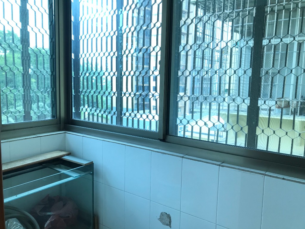 娄底市区物资局 3室2厅2卫 76.8万 娄底市区物资局 3室2厅2卫 76.8万阳台