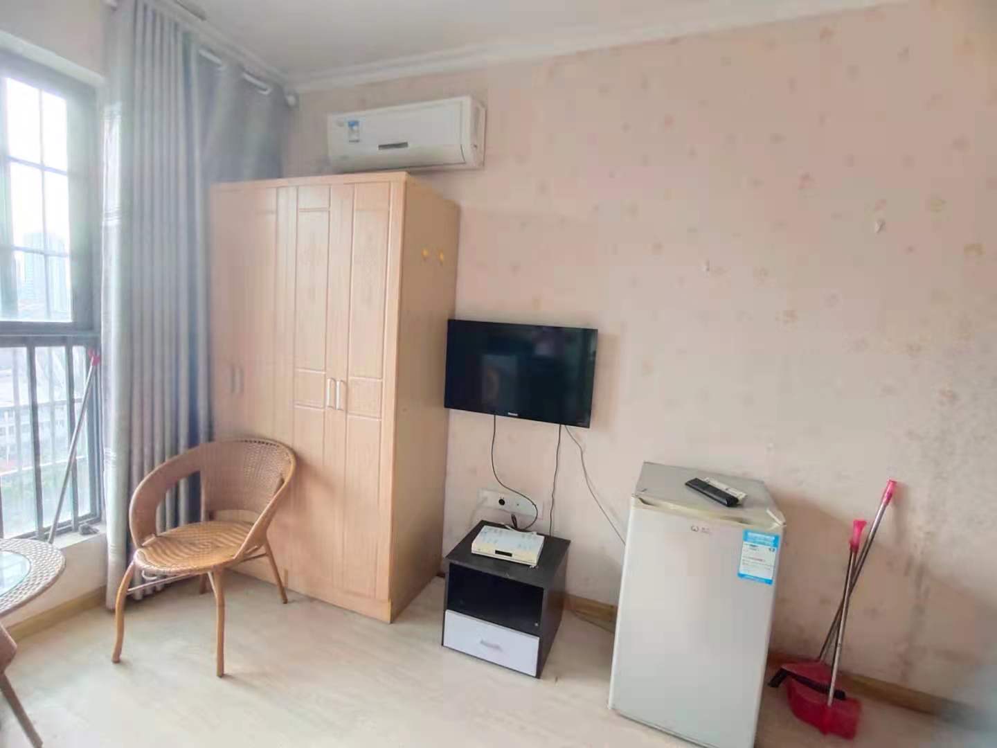 鹏利广场 1室1厅1卫 23.8万 鹏利广场 1室1厅1卫 23.8万客厅