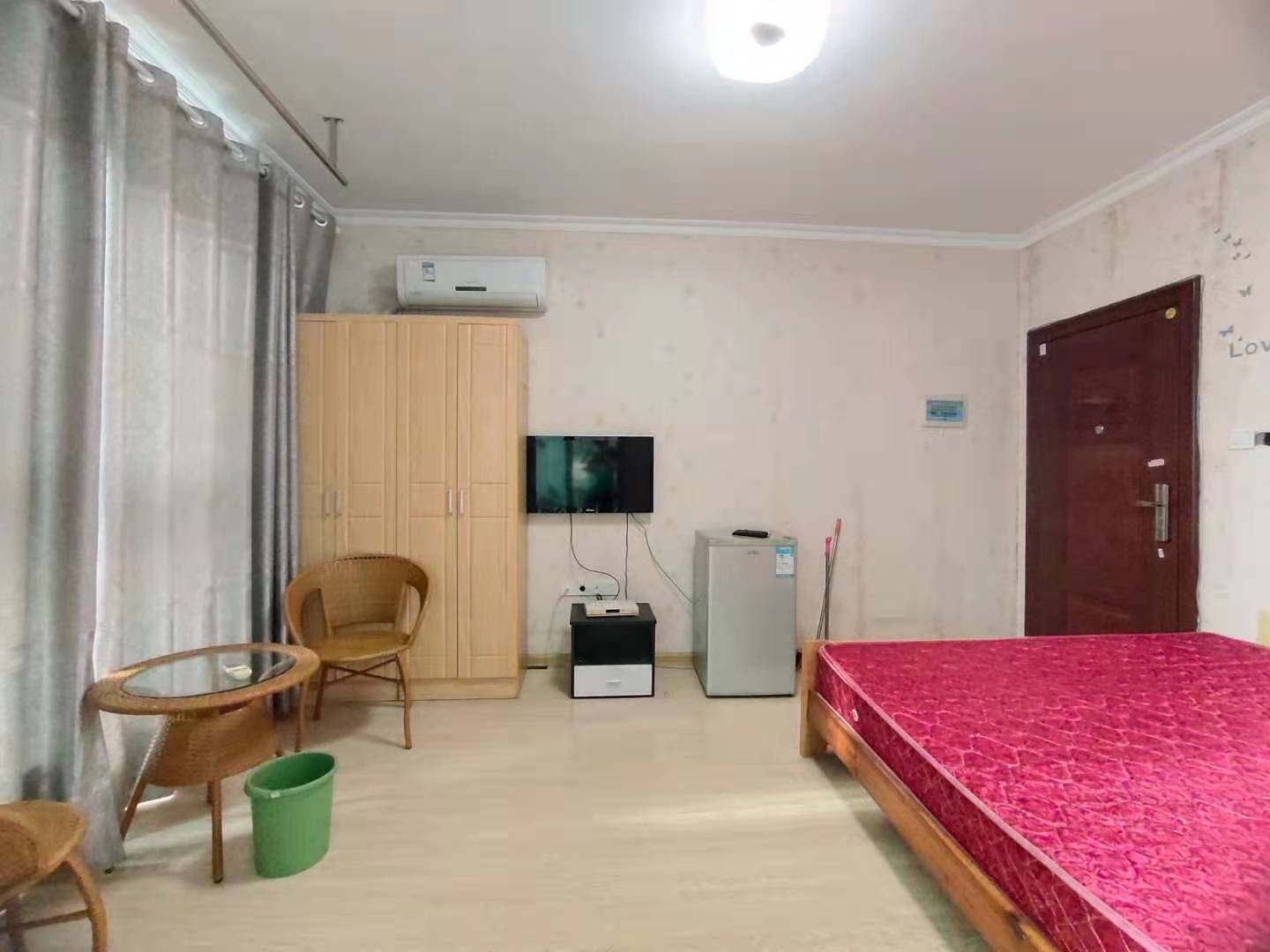 鹏利广场 1室1厅1卫 23.8万 鹏利广场 1室1厅1卫 23.8万客厅