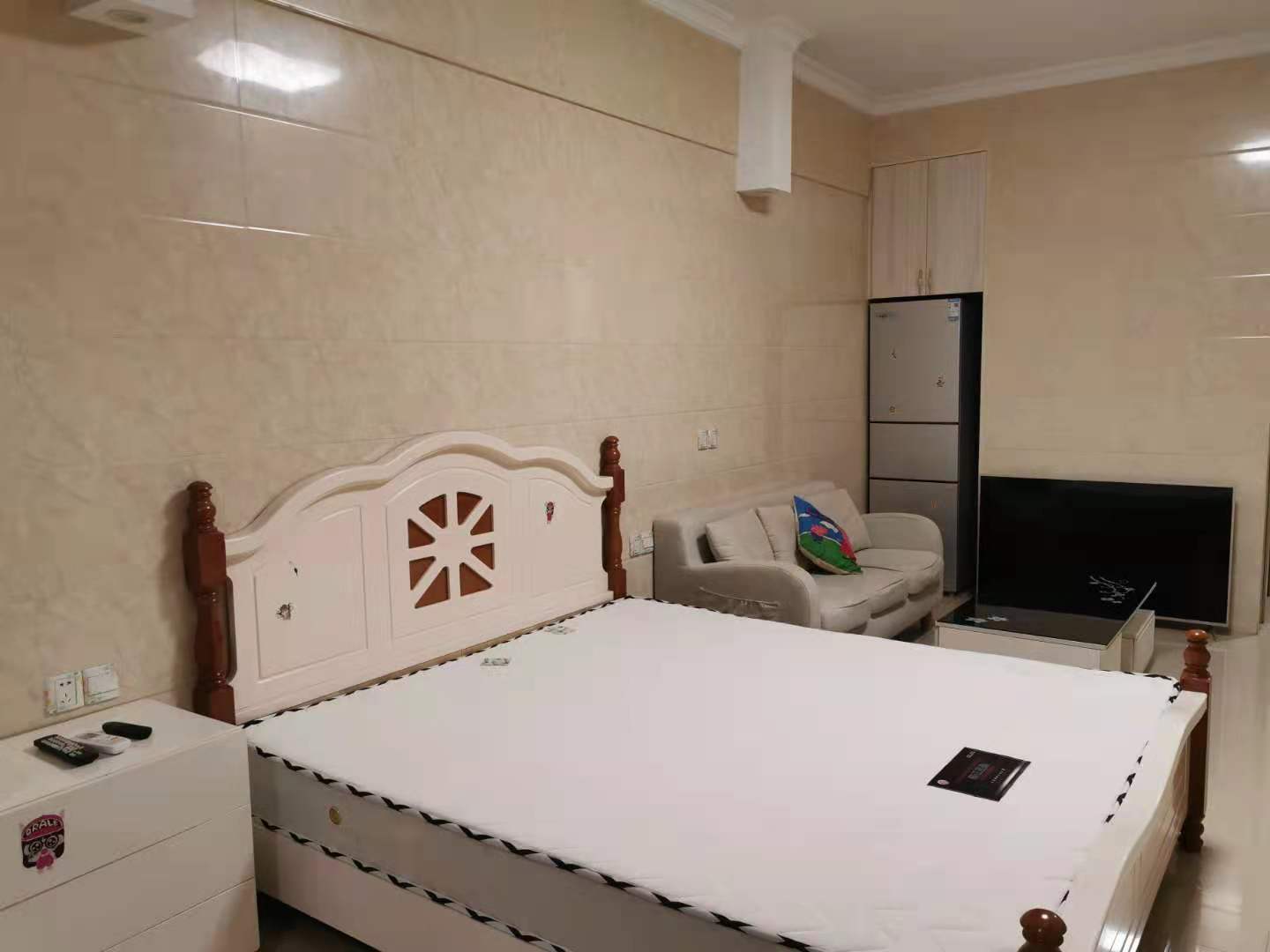 雄森国际  1室1厅1卫    1600.0元/月 雄森国际  1室1厅1卫    1600.0元/月室内图