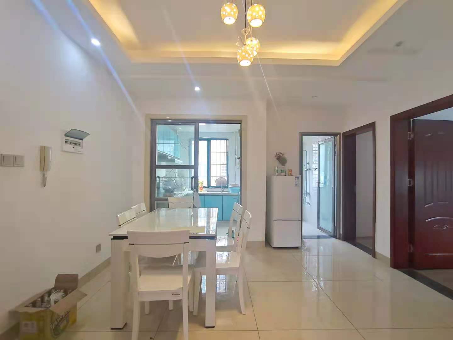 亚华名都  3室2厅2卫    1700.0元/月 亚华名都  3室2厅2卫    1700.0元/月室内图