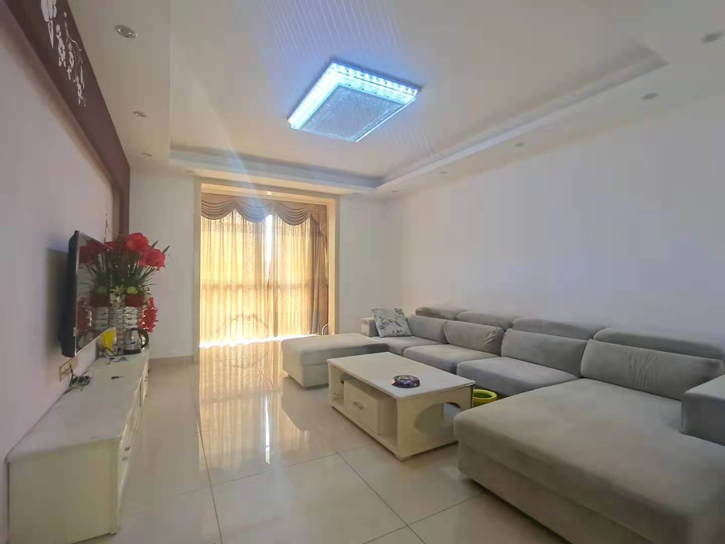 亚华名都  3室2厅2卫    1700.0元/月 亚华名都  3室2厅2卫    1700.0元/月室内图