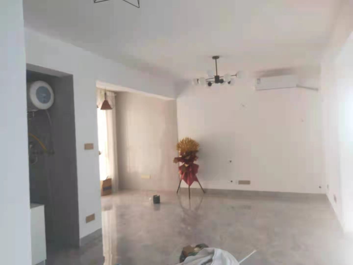 山水新城 2室2厅1卫 2200.0元/月 山水新城 2室2厅1卫 2200.0元/月室内图