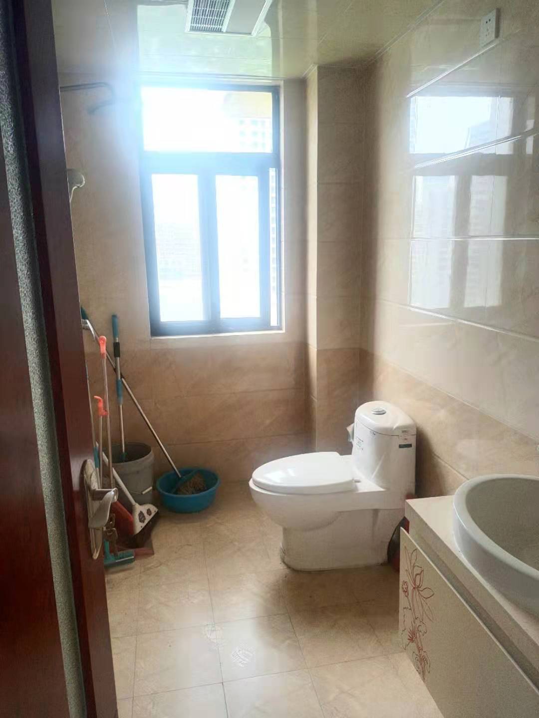 融侨馨苑  4室2厅2卫   4600.00元/月室内图