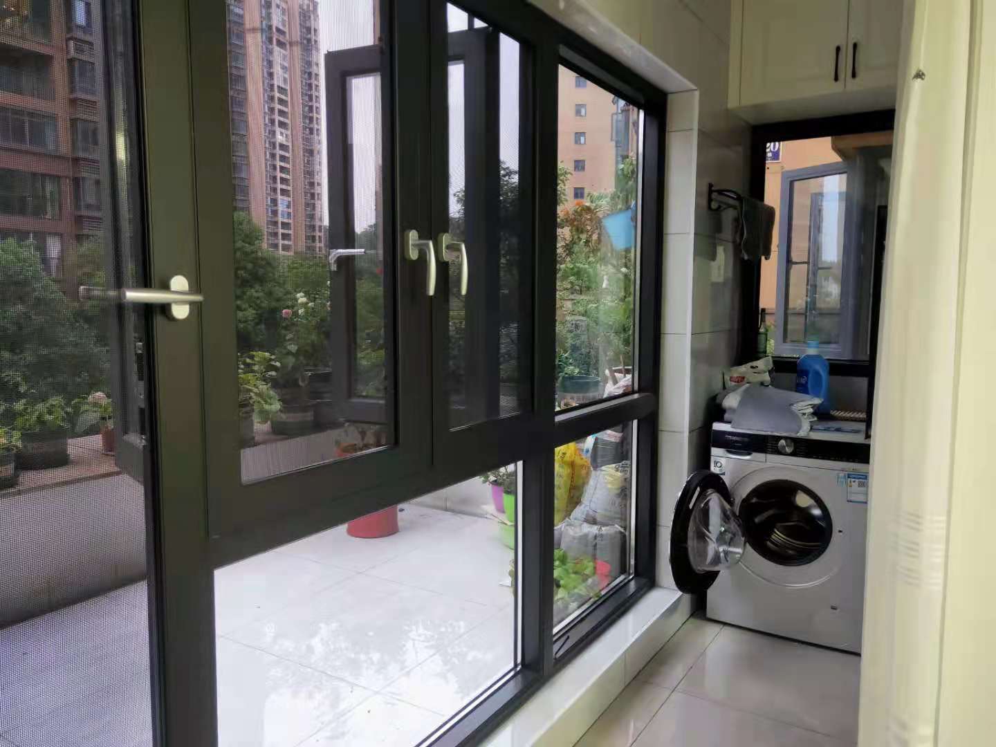 城市公园 4室2厅2卫 140.0万 城市公园 4室2厅2卫 140.0万客厅