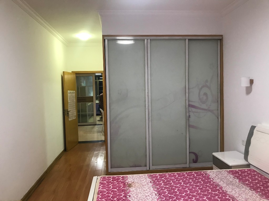 仁和小区 3室2厅2卫 110.0万 仁和小区 3室2厅2卫 110.0万卧室