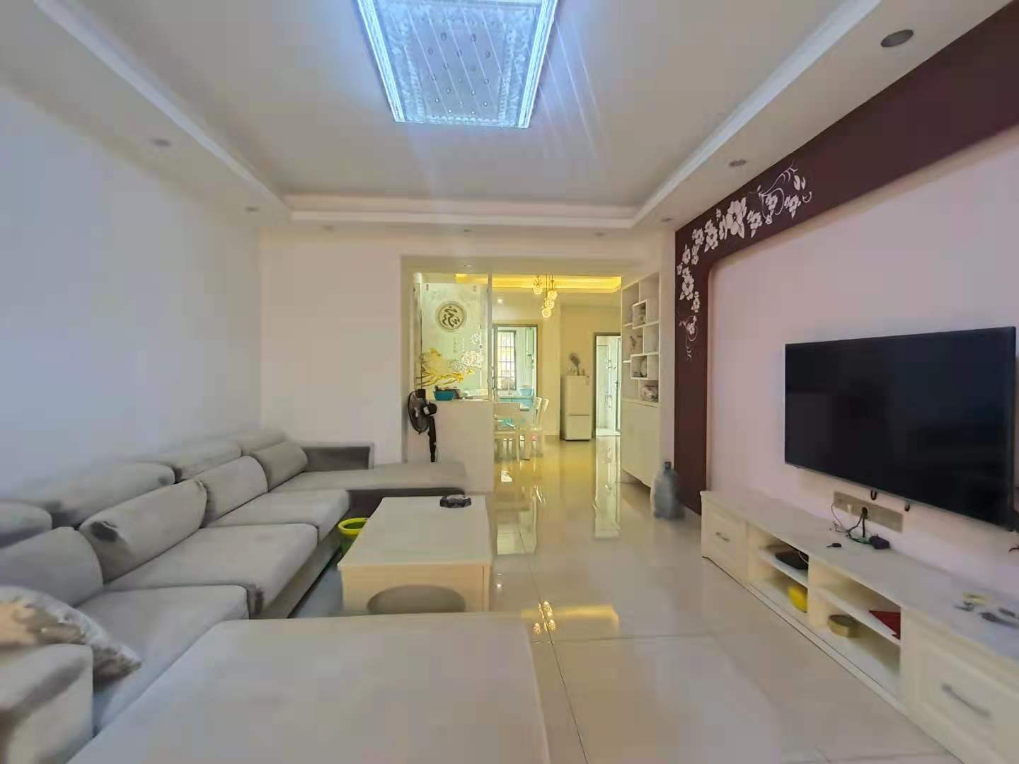 亚华名都  3室2厅2卫    1700.0元/月 亚华名都  3室2厅2卫    1700.0元/月室内图