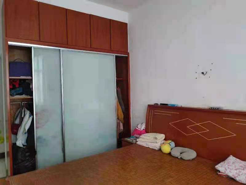 娄星区散盘 3室2厅2卫 50.8万 娄星区散盘 3室2厅2卫 50.8万卧室