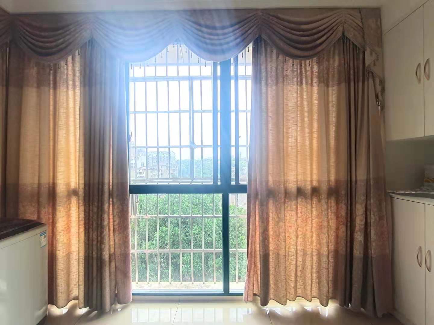 亚华名都  3室2厅2卫    1700.0元/月 亚华名都  3室2厅2卫    1700.0元/月室内图