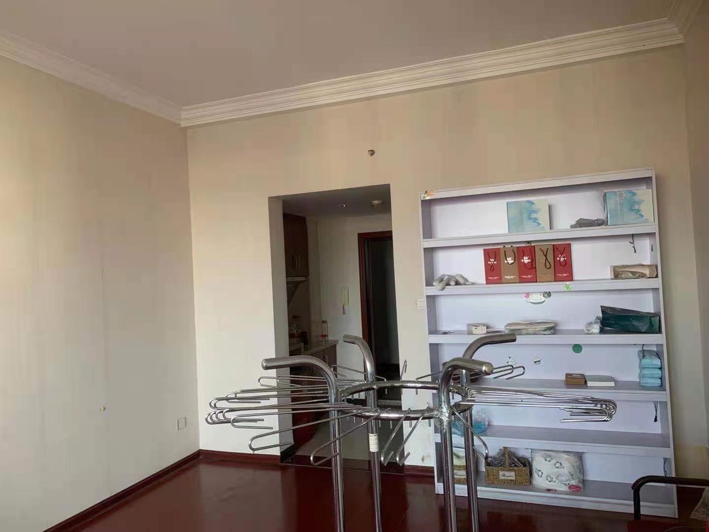 西湖公寓  1室1厅1卫    1500.0元/月 西湖公寓  1室1厅1卫    1500.0元/月室内图