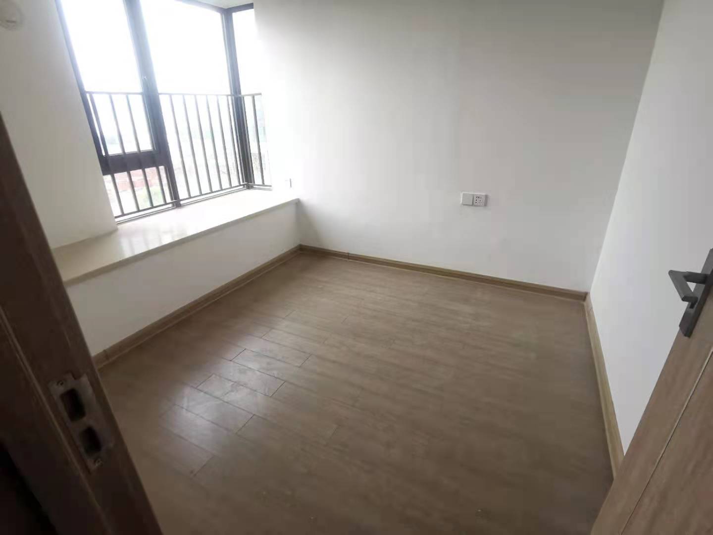 蓝溪谷 3室2厅2卫 75.0万 蓝溪谷 3室2厅2卫 75.0万客厅