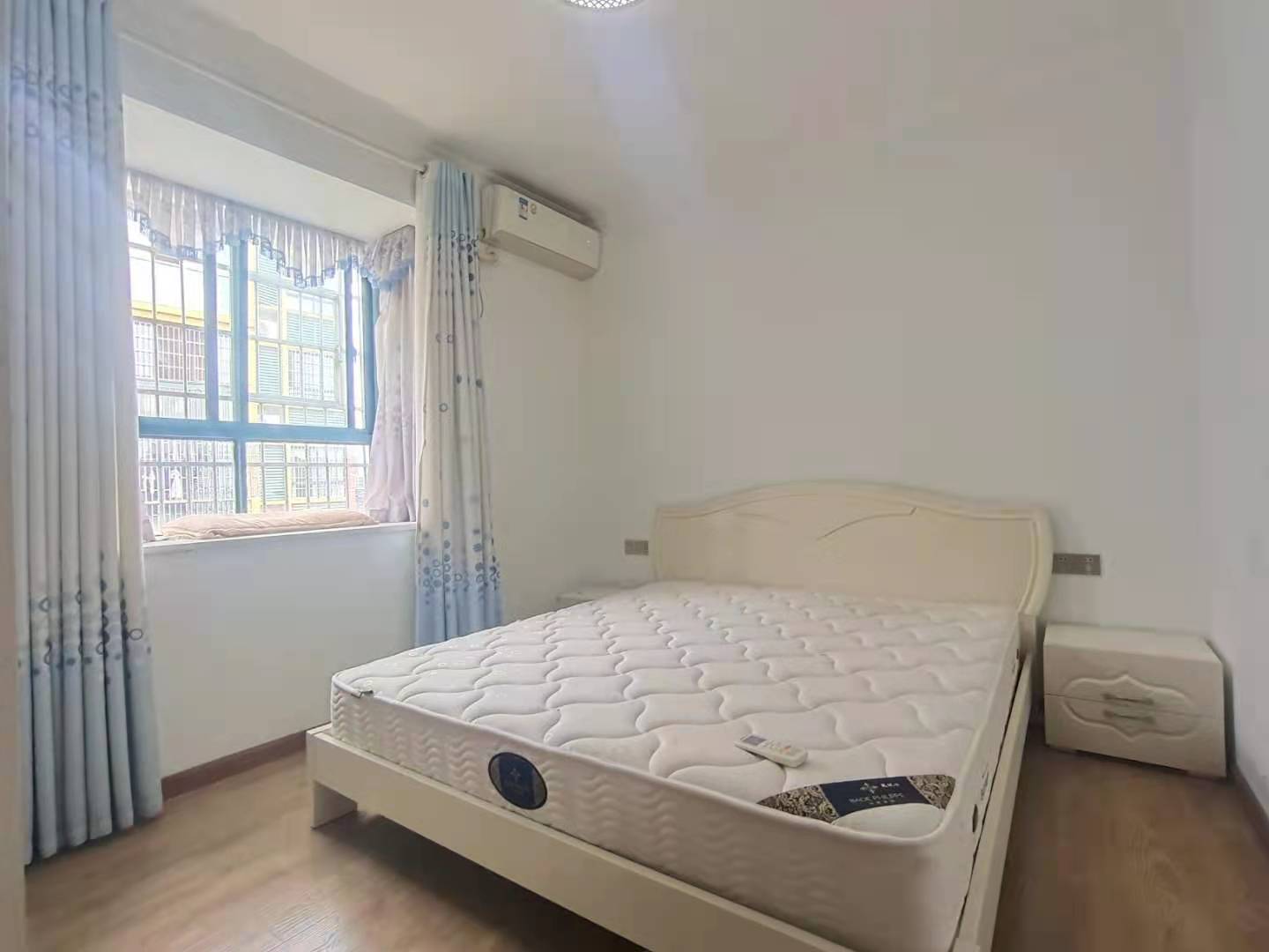 亚华名都  3室2厅2卫    1700.0元/月 亚华名都  3室2厅2卫    1700.0元/月室内图