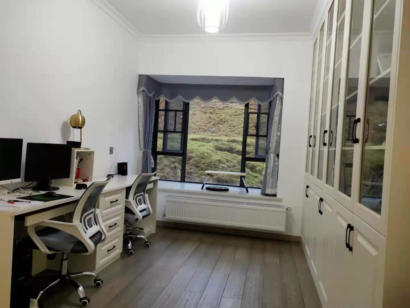 城市公园 4室2厅2卫 140.0万 城市公园 4室2厅2卫 140.0万客厅