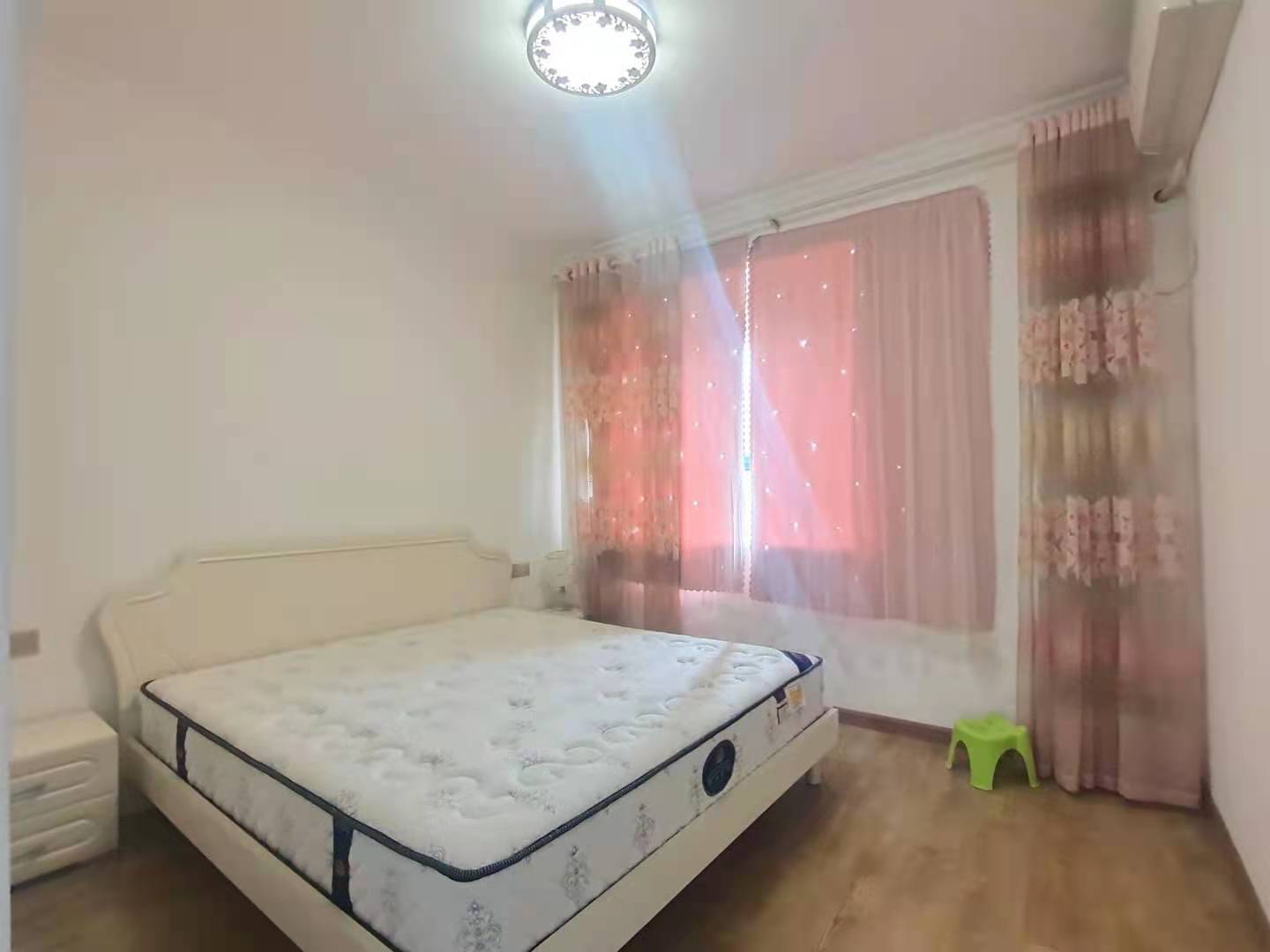 亚华名都  3室2厅2卫    1700.0元/月 亚华名都  3室2厅2卫    1700.0元/月室内图