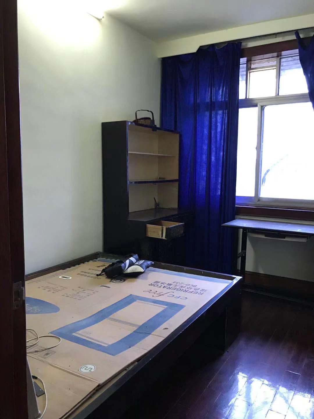 望湖公寓  3室1厅1卫    1200.0元/月 望湖公寓  3室1厅1卫    1200.0元/月室内图