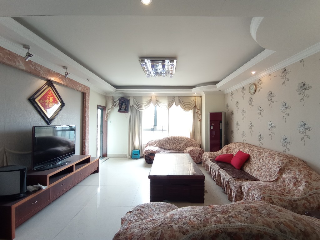 愉景湾西域 3室2厅2卫 2200.0元/月 愉景湾西域 3室2厅2卫 2200.0元/月室内图